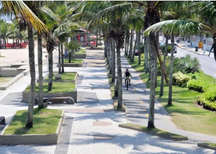 Apto Em Predio Frente A Praia, 1 Quarto, Com Garagem Coberta, Local Privilegiado