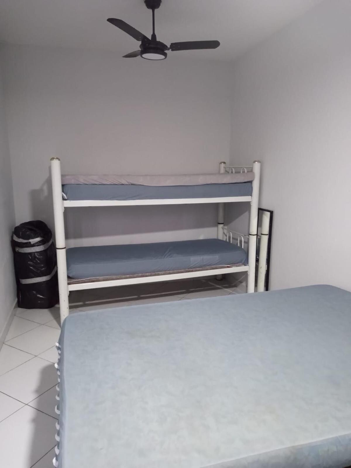 Apto Em Predio Frente A Praia, 1 Quarto, Com Garagem Coberta, Local Privilegiado Apartamento *
